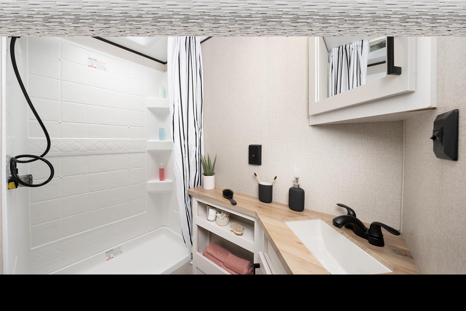 Cheerful 2024 Travel Trailer