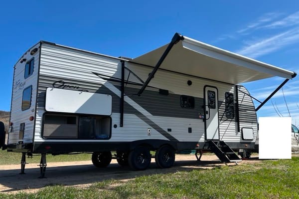 Cheerful 2024 Travel Trailer
