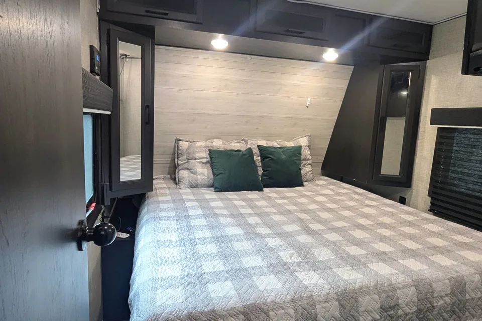 Destiny's Family Fun Travel Trailer w Kitchen Island