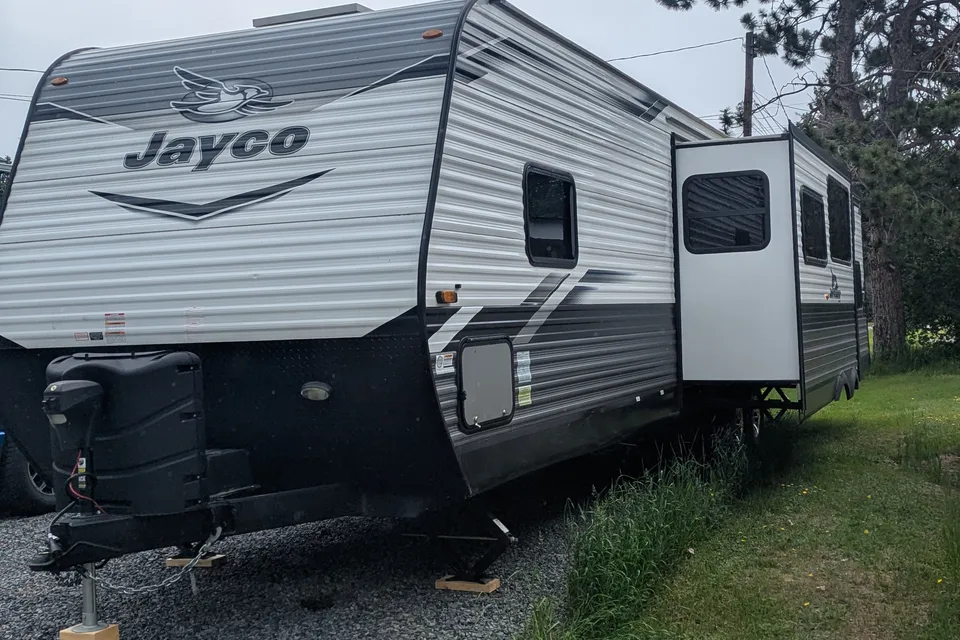 Destiny's Family Fun Travel Trailer w Kitchen Island