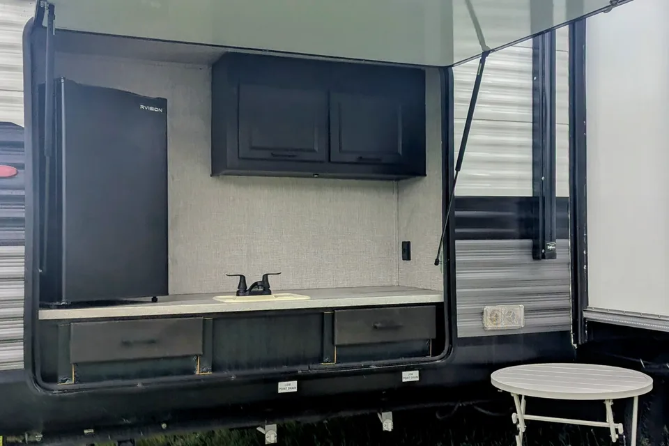 Destiny's Family Fun Travel Trailer w Kitchen Island