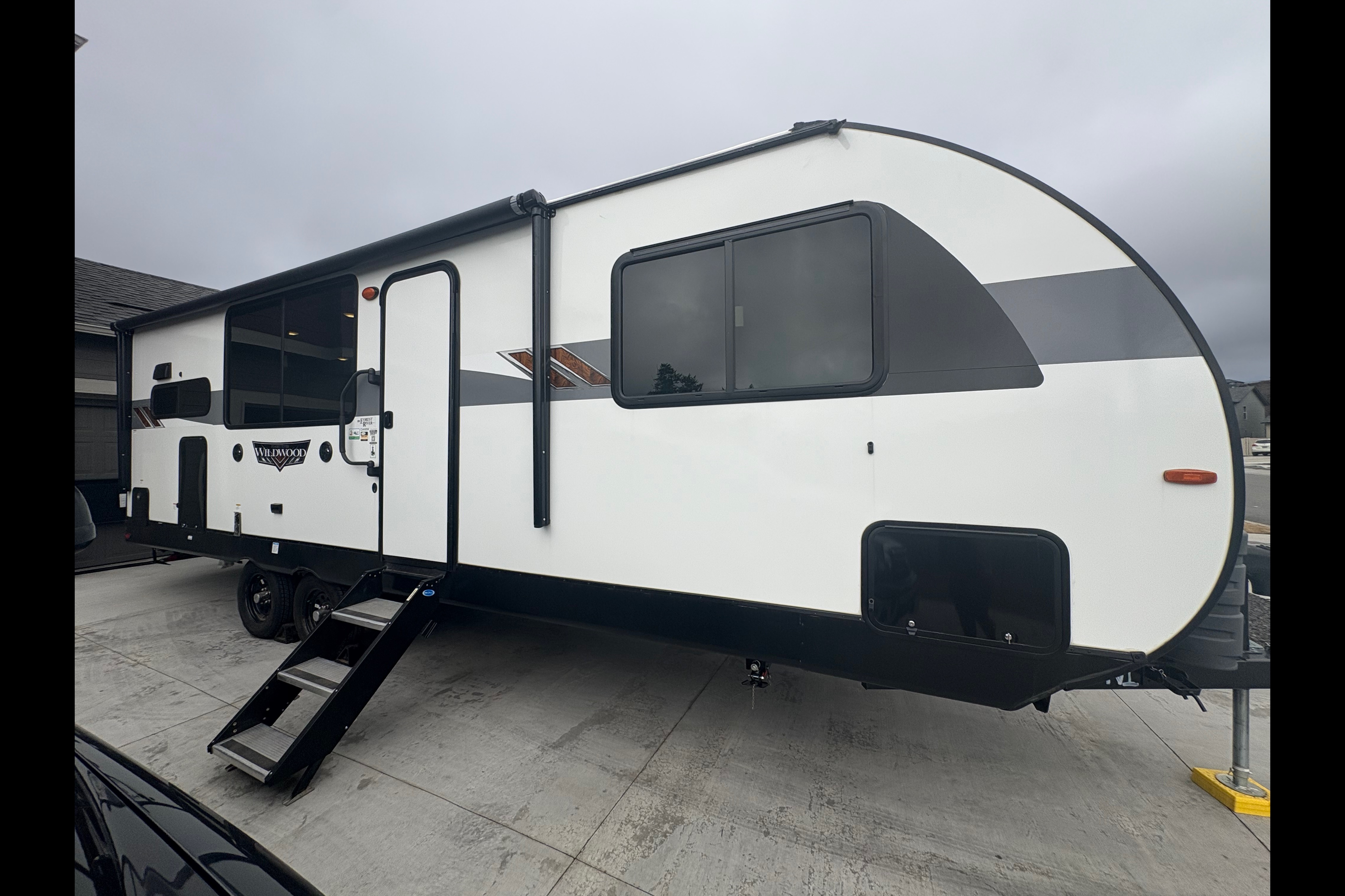 BRIANNA's Forest River Wildwood x-lite Travel Trailer