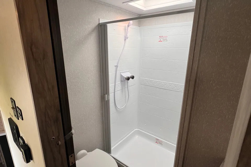 2022 Forest River Cherokee Arctic Wolf 3770 Suite Fifth Wheel