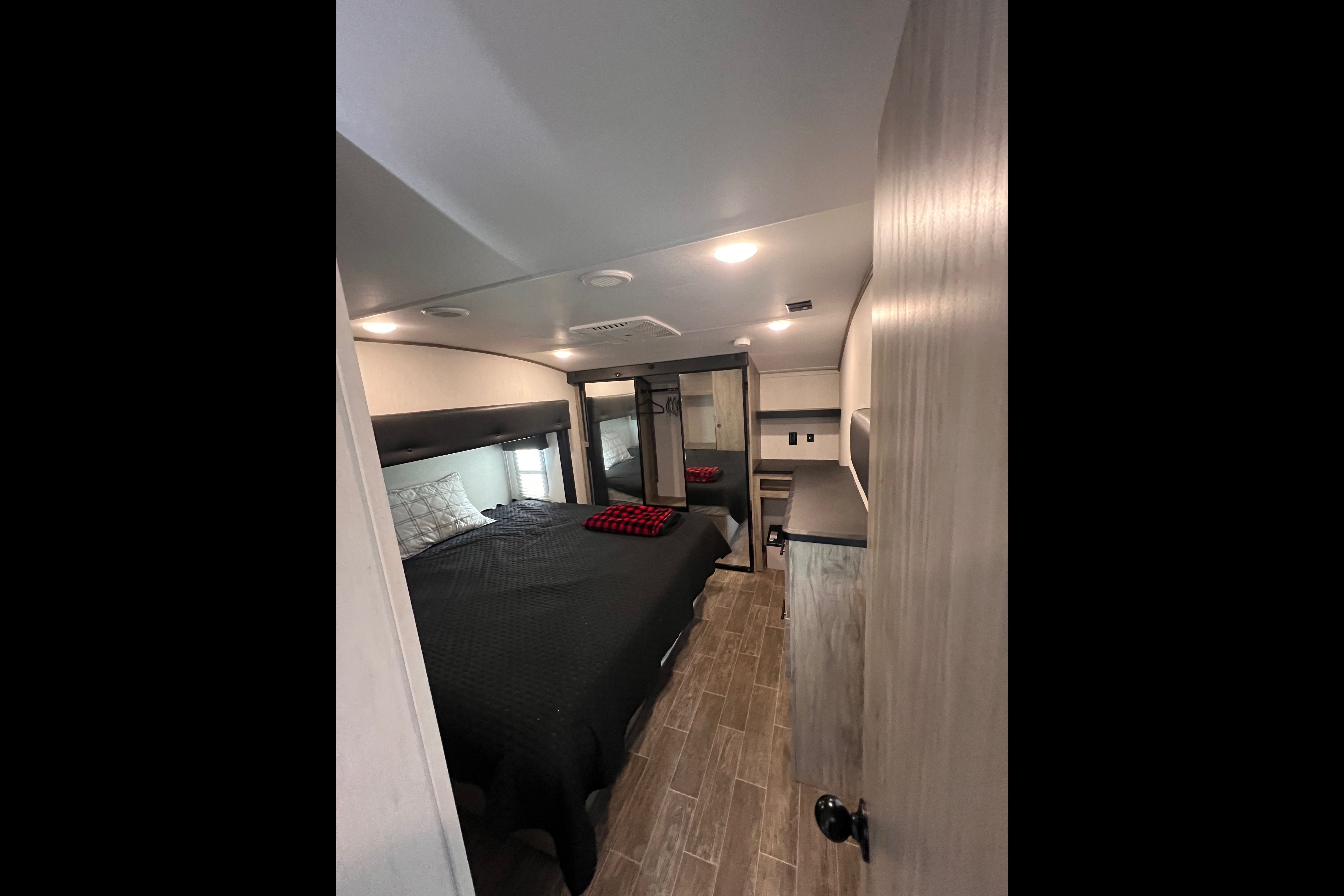 2022 Forest River Cherokee Arctic Wolf 3770 Suite Fifth Wheel