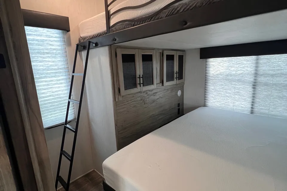 2022 Forest River Cherokee Arctic Wolf 3770 Suite Fifth Wheel