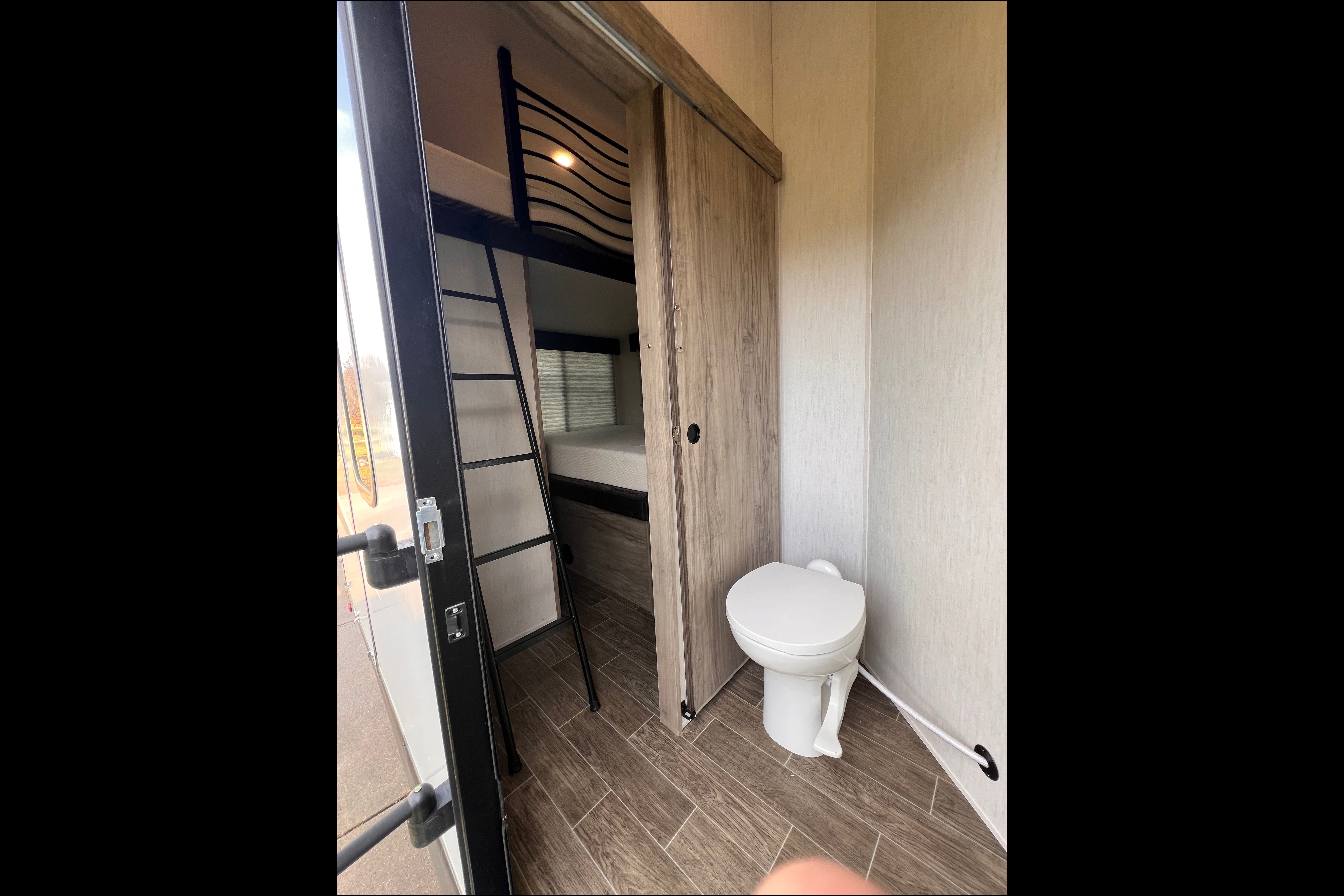 2022 Forest River Cherokee Arctic Wolf 3770 Suite Fifth Wheel