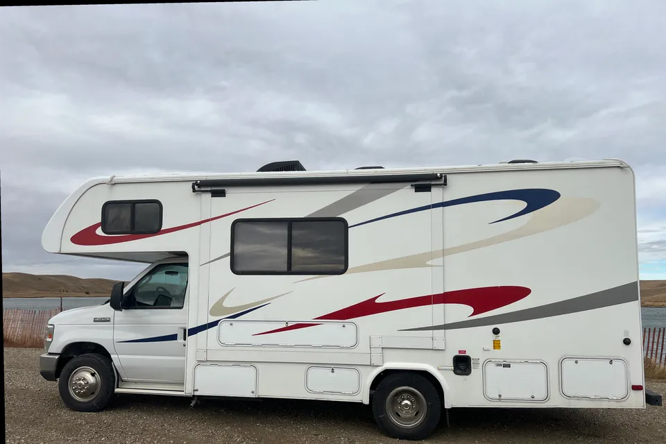 Fleet #C9 Class C with Dinette Slideout – Spacious Luxury for Families (Sleeps 4 Adults, 2 Children)