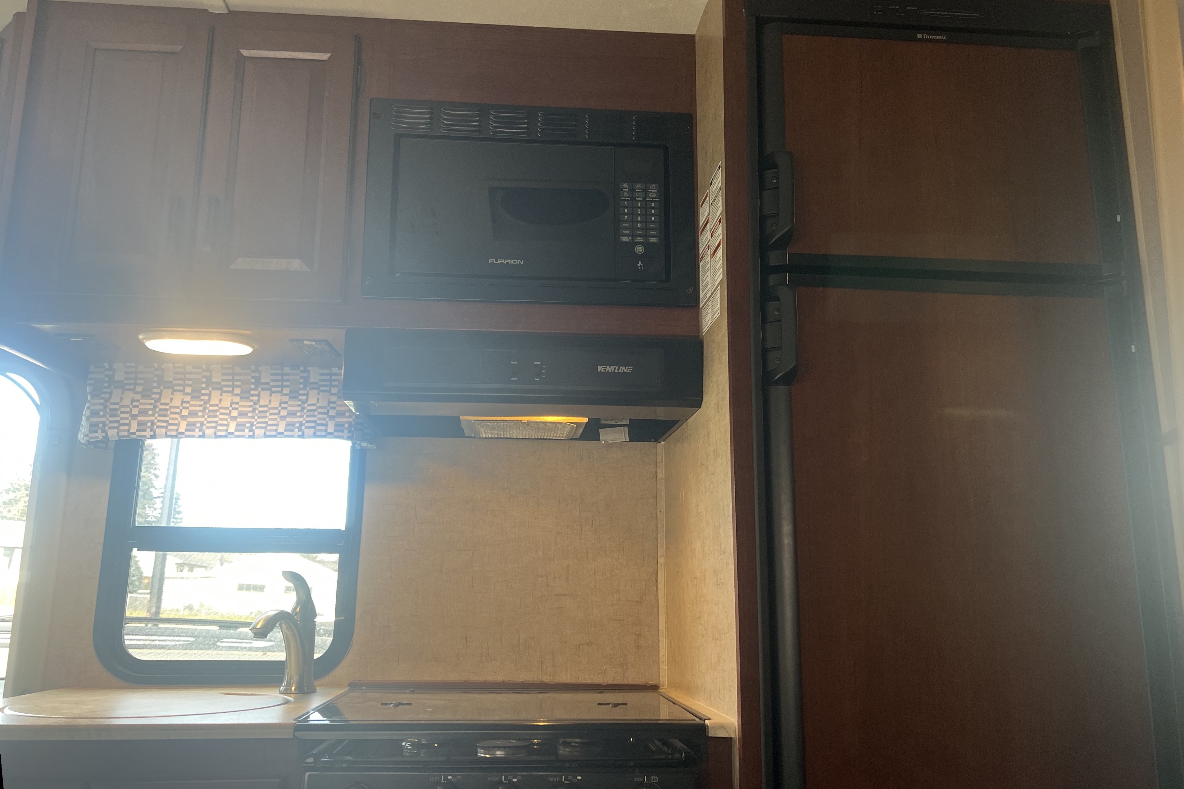 Fleet #C9 Class C with Dinette Slideout – Spacious Luxury for Families (Sleeps 4 Adults, 2 Children)