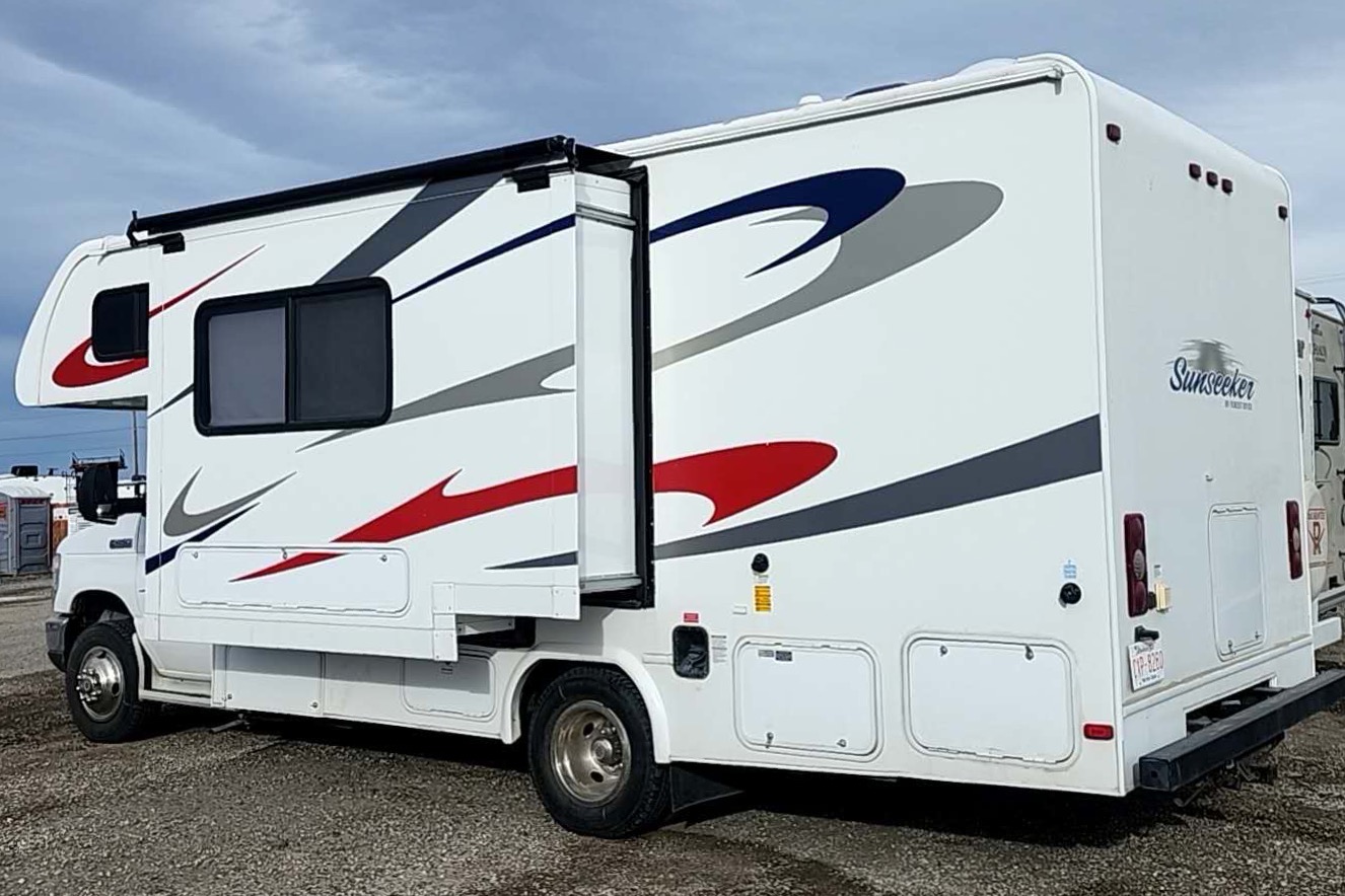 Fleet #C9 Class C with Dinette Slideout – Spacious Luxury for Families (Sleeps 4 Adults, 2 Children)
