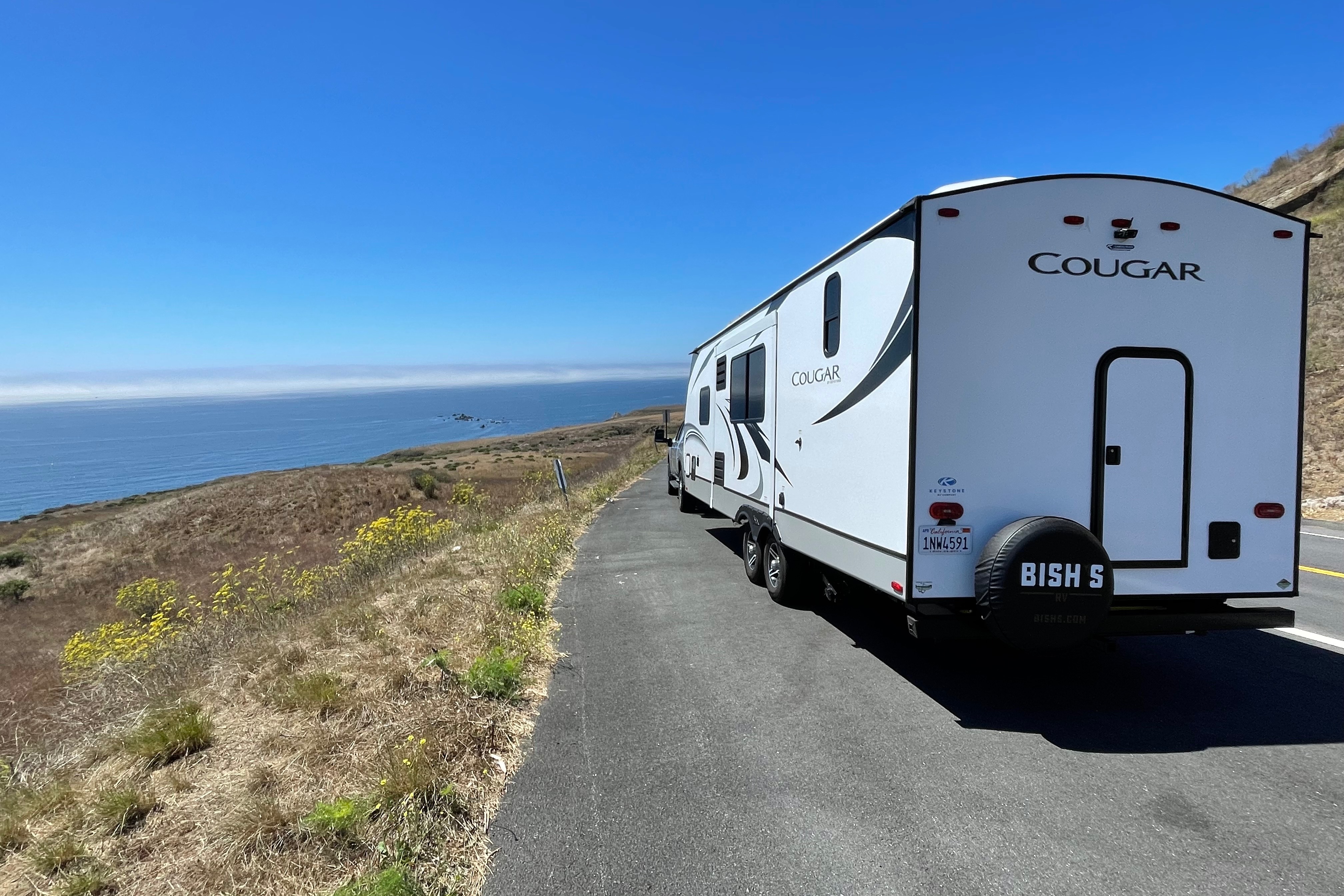 30’ King Bed, Bunks, Huge Kitchen, Griddle, Kayaks, and more!!