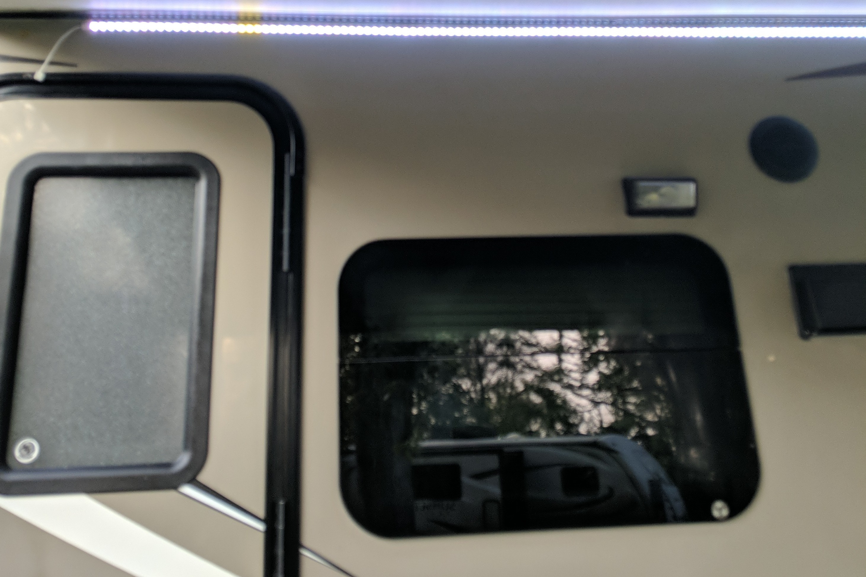Benoit's Coachmen 263RLSKL KODIAK Travel Trailer