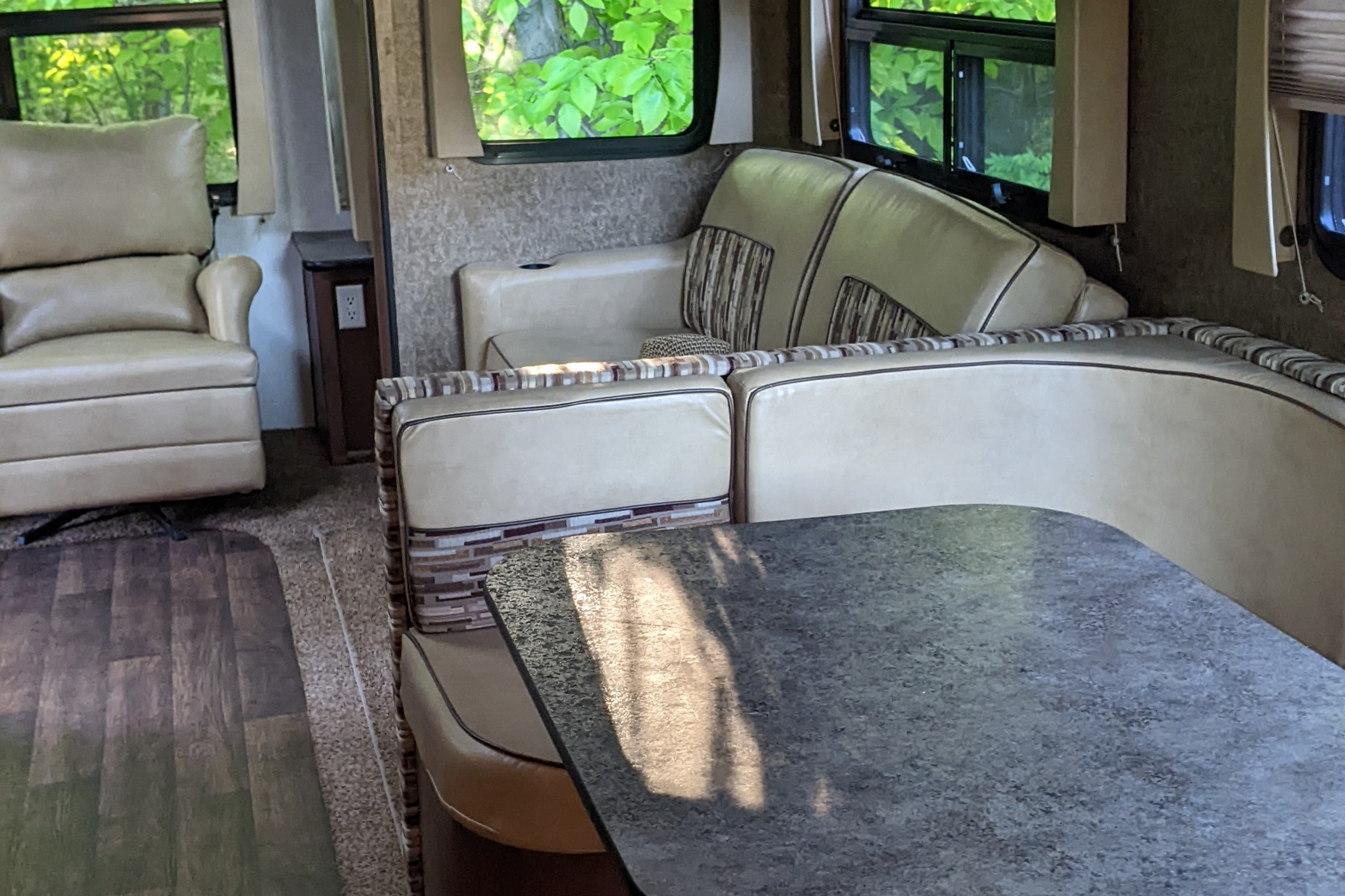 Benoit's Coachmen 263RLSKL KODIAK Travel Trailer