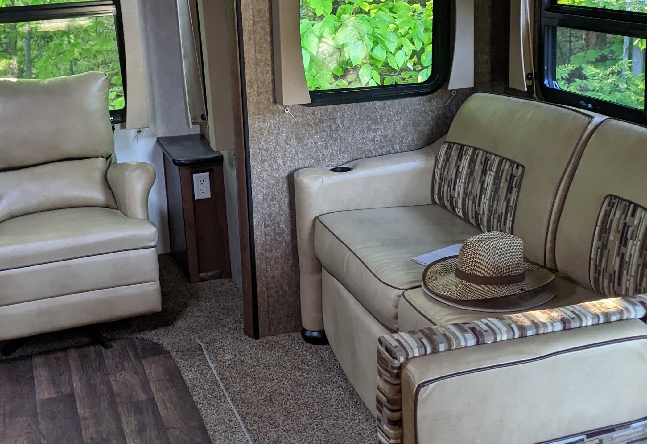 Benoit's Coachmen 263RLSKL KODIAK Travel Trailer