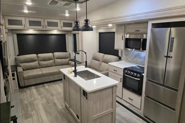 Meet "Eve"- East to West Tandara Fifth Wheel
