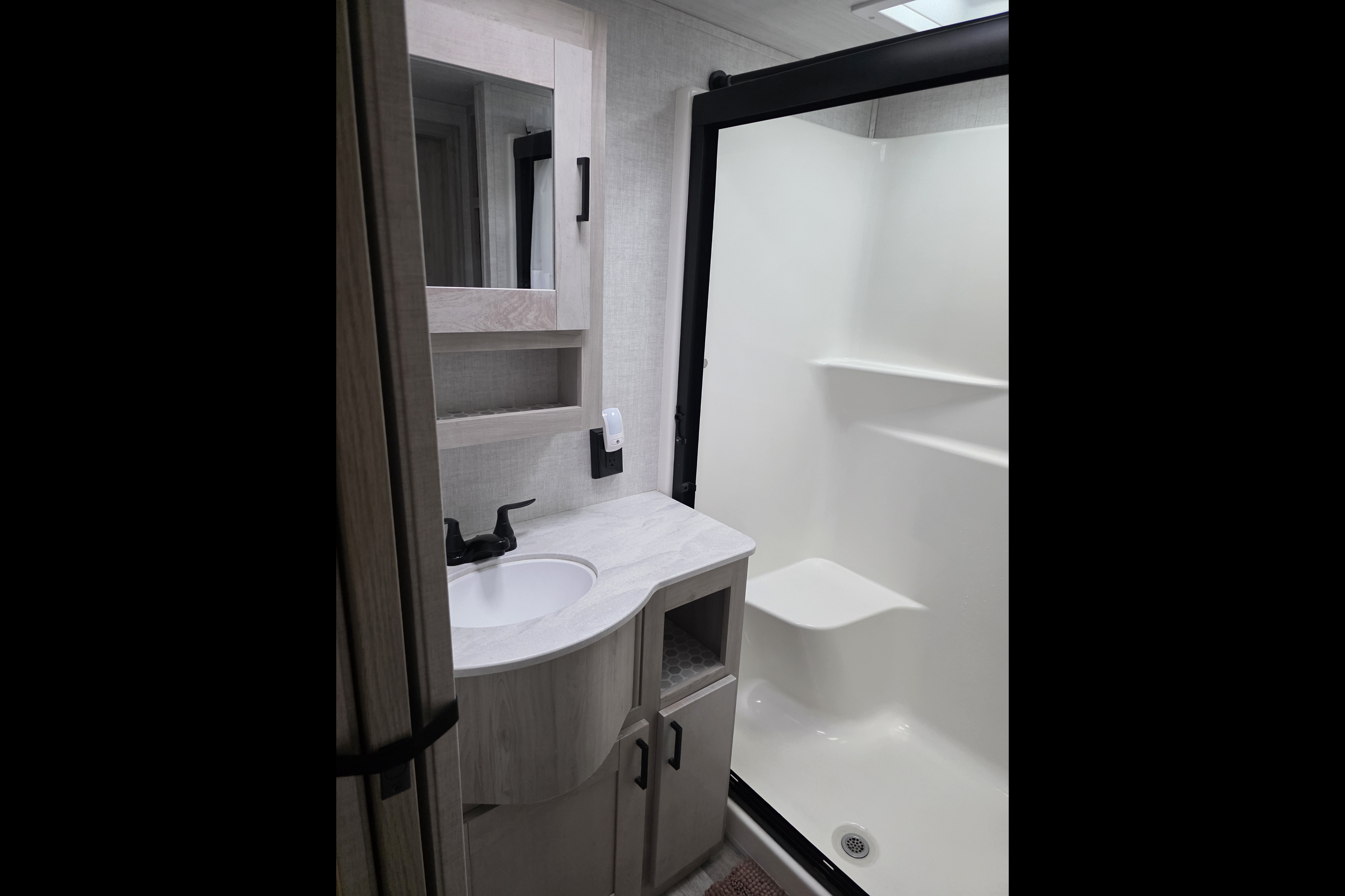 Meet "Eve"- East to West Tandara Fifth Wheel