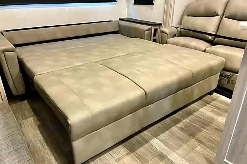 Meet "Eve"- East to West Tandara Fifth Wheel