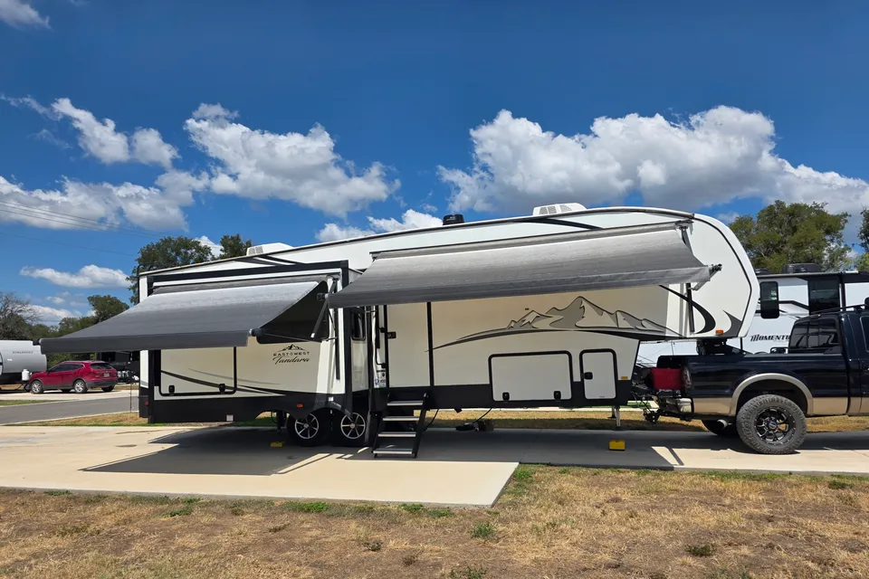 Meet "Eve"- East to West Tandara Fifth Wheel