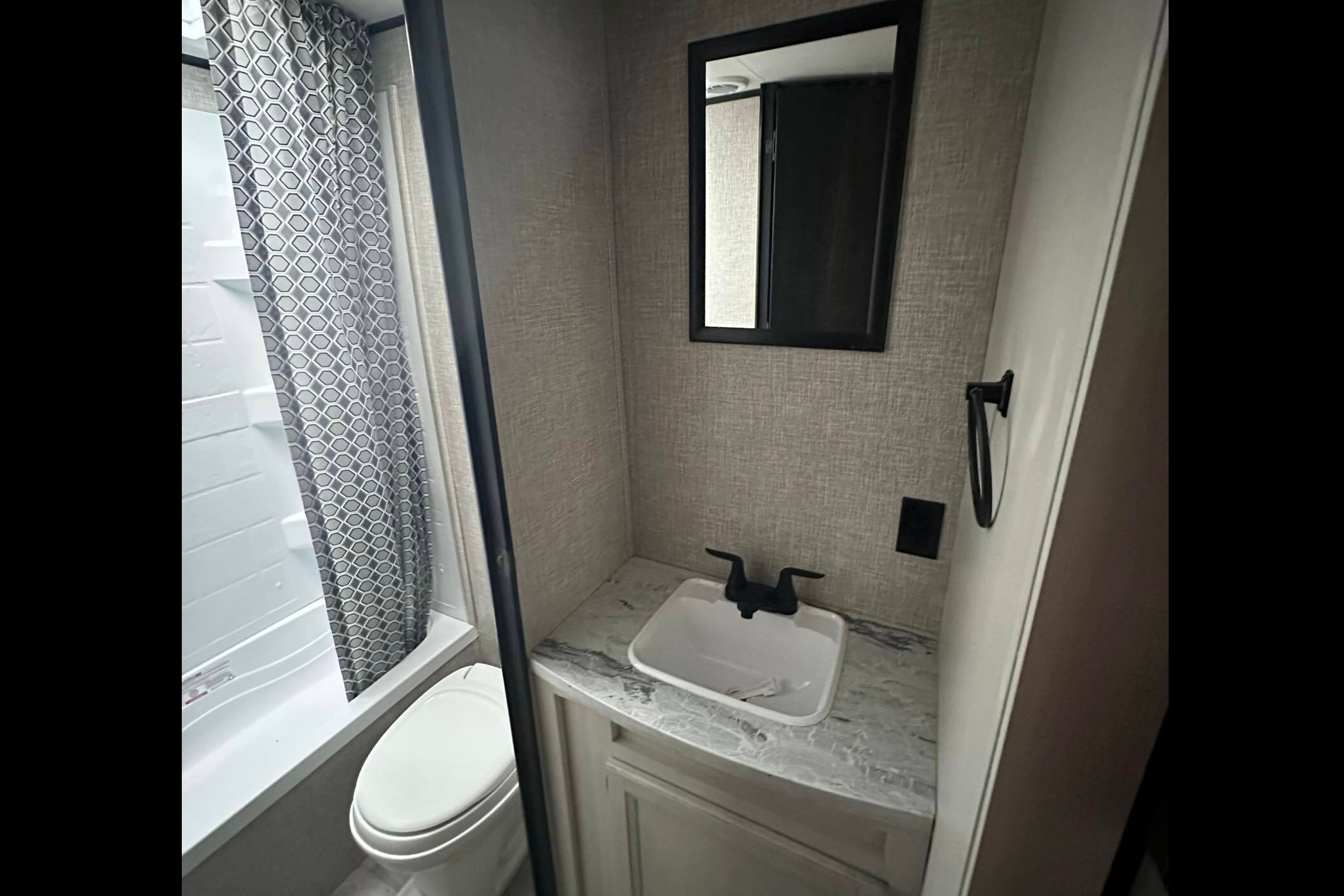 Hideaway RV rentals Fur baby friendly Jayco jay flight 264bh