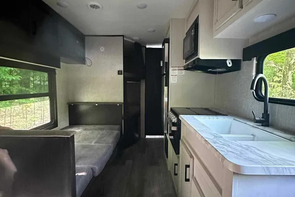 Hideaway RV rentals Fur baby friendly Jayco jay flight 264bh