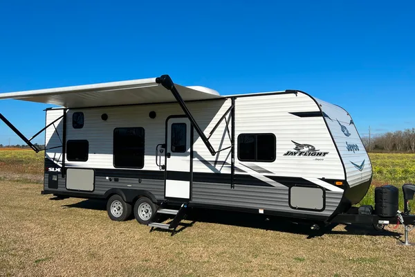 Hideaway RV rentals Fur baby friendly Jayco jay flight 264bh
