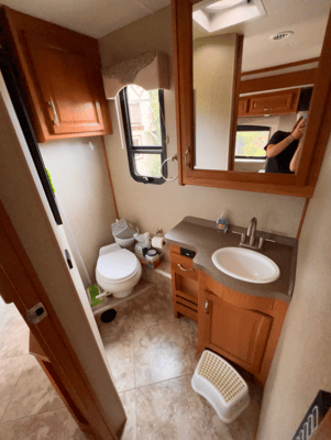 David's Fleetwood Bounder 35K Class A (Fully Stocked)