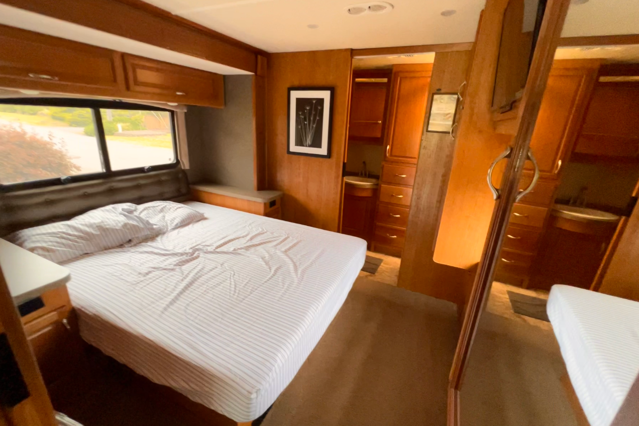 David's Fleetwood Bounder 35K Class A (Fully Stocked)