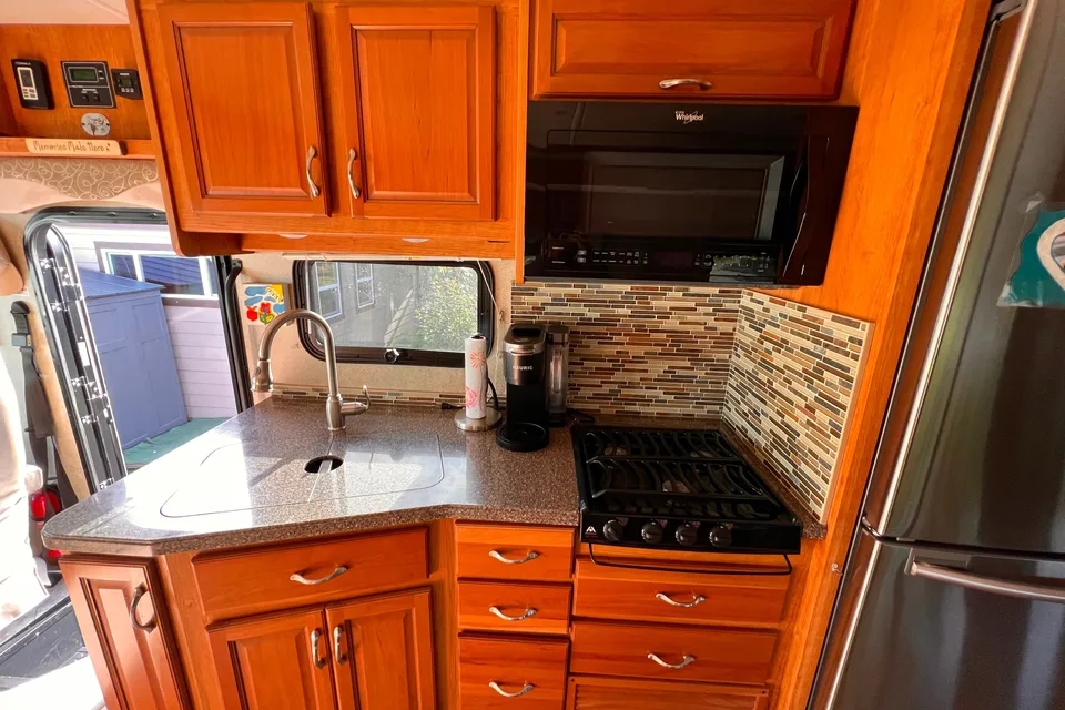David's Fleetwood Bounder 35K Class A (Fully Stocked)