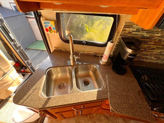 David's Fleetwood Bounder 35K Class A (Fully Stocked)