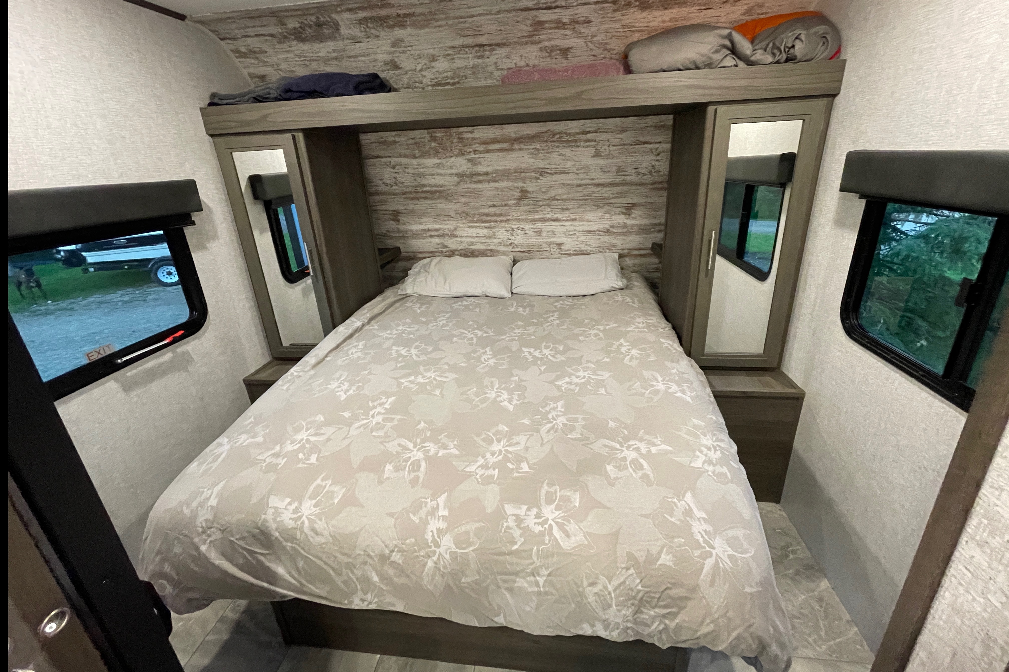 Dutchman Kodiak SE 27’ Bunkhouse Travel Trailer