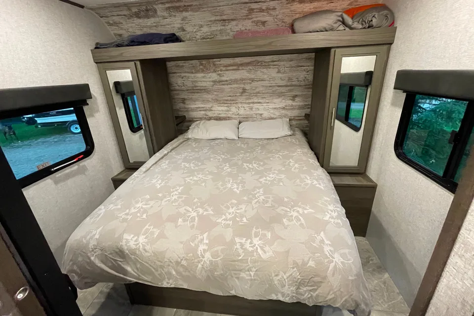 Dutchman Kodiak SE 27’ Bunkhouse Travel Trailer