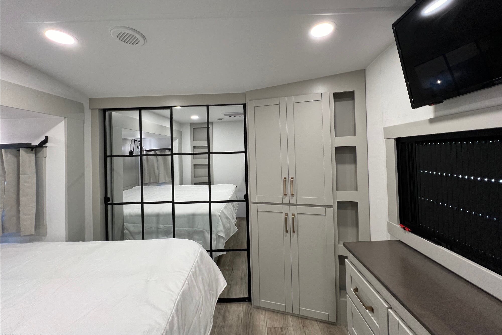 Scott's Brinkley 3610 Fifth Wheel