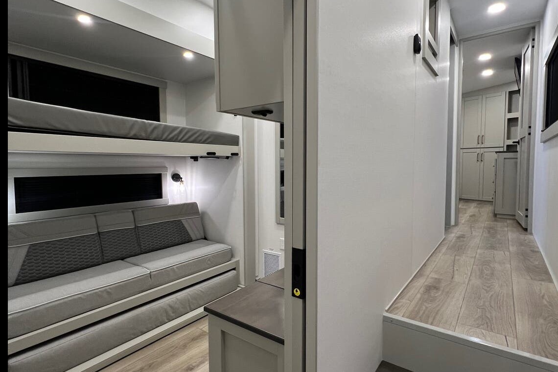 Scott's Brinkley 3610 Fifth Wheel