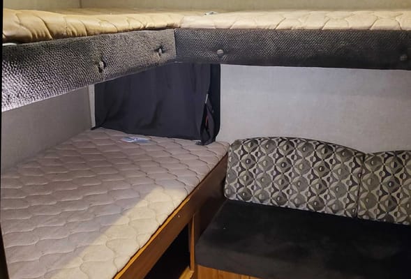 Cole's Starcraft 309 BHL Travel Trailer