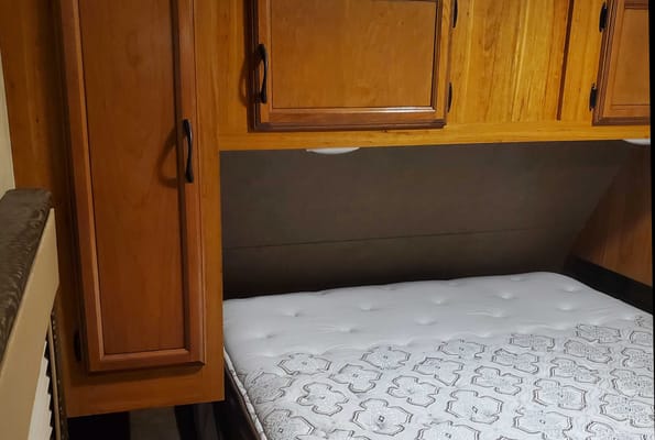 Cole's Starcraft 309 BHL Travel Trailer
