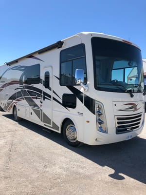 nancy's Thor Motor Coach Hurricane 29M Class A