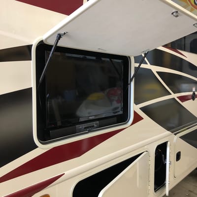 nancy's Thor Motor Coach Hurricane 29M Class A