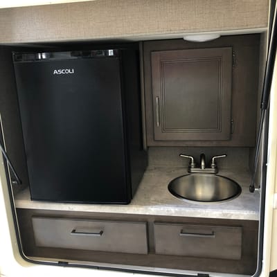 nancy's Thor Motor Coach Hurricane 29M Class A