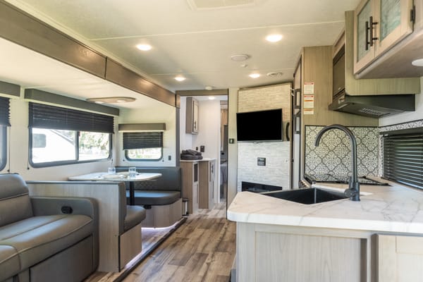 Dutchmen Coleman Light | Driftwood Vacation