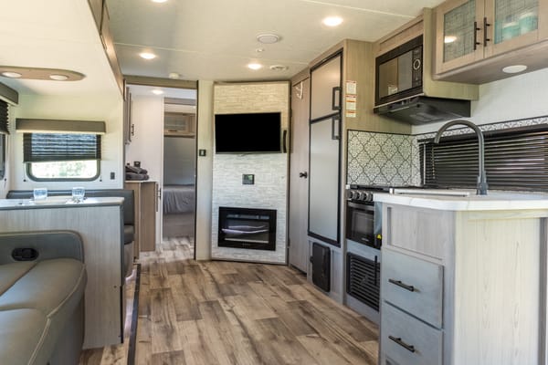 Dutchmen Coleman Light | Driftwood Vacation