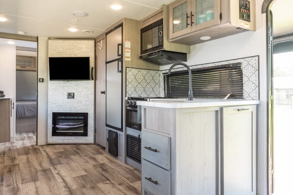 Dutchmen Coleman Light | Driftwood Vacation