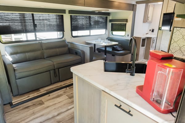 Dutchmen Coleman Light | Driftwood Vacation