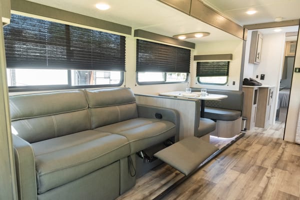 Dutchmen Coleman Light | Driftwood Vacation