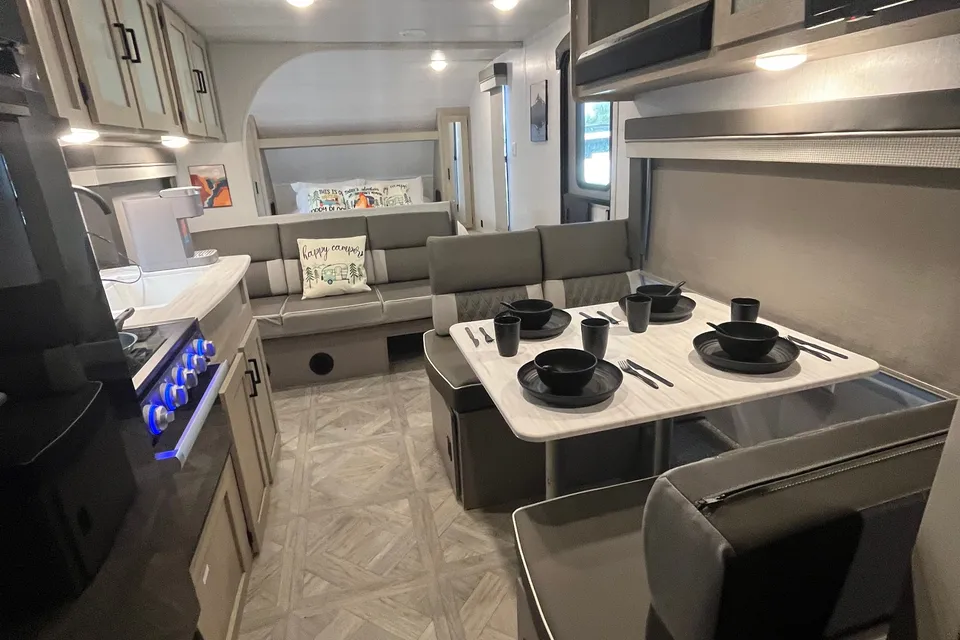 Brand New 29ft Forest River Salem Cruise Lite #IET002