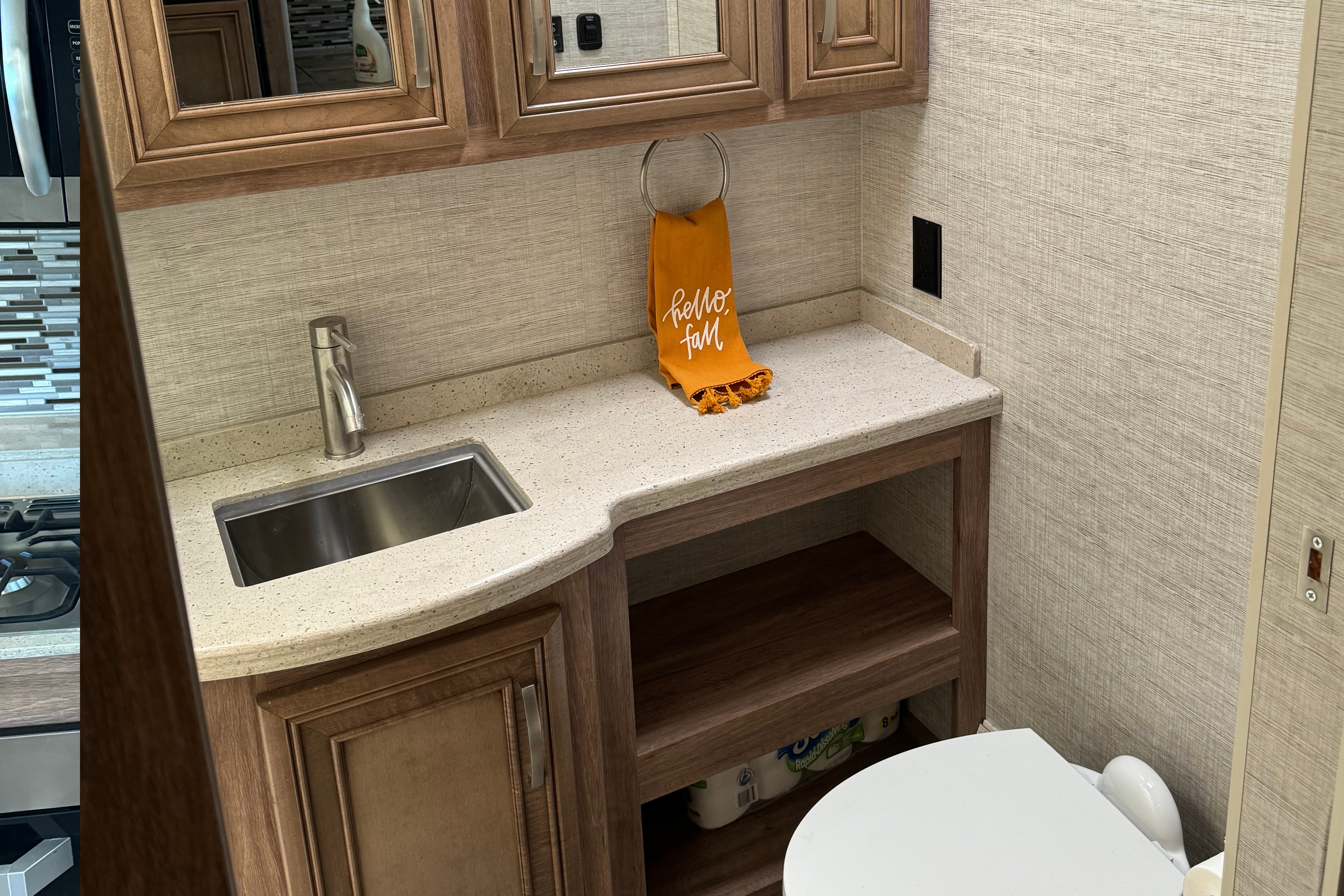 Wandering Wheels Jayco Precept Prestige Class A
