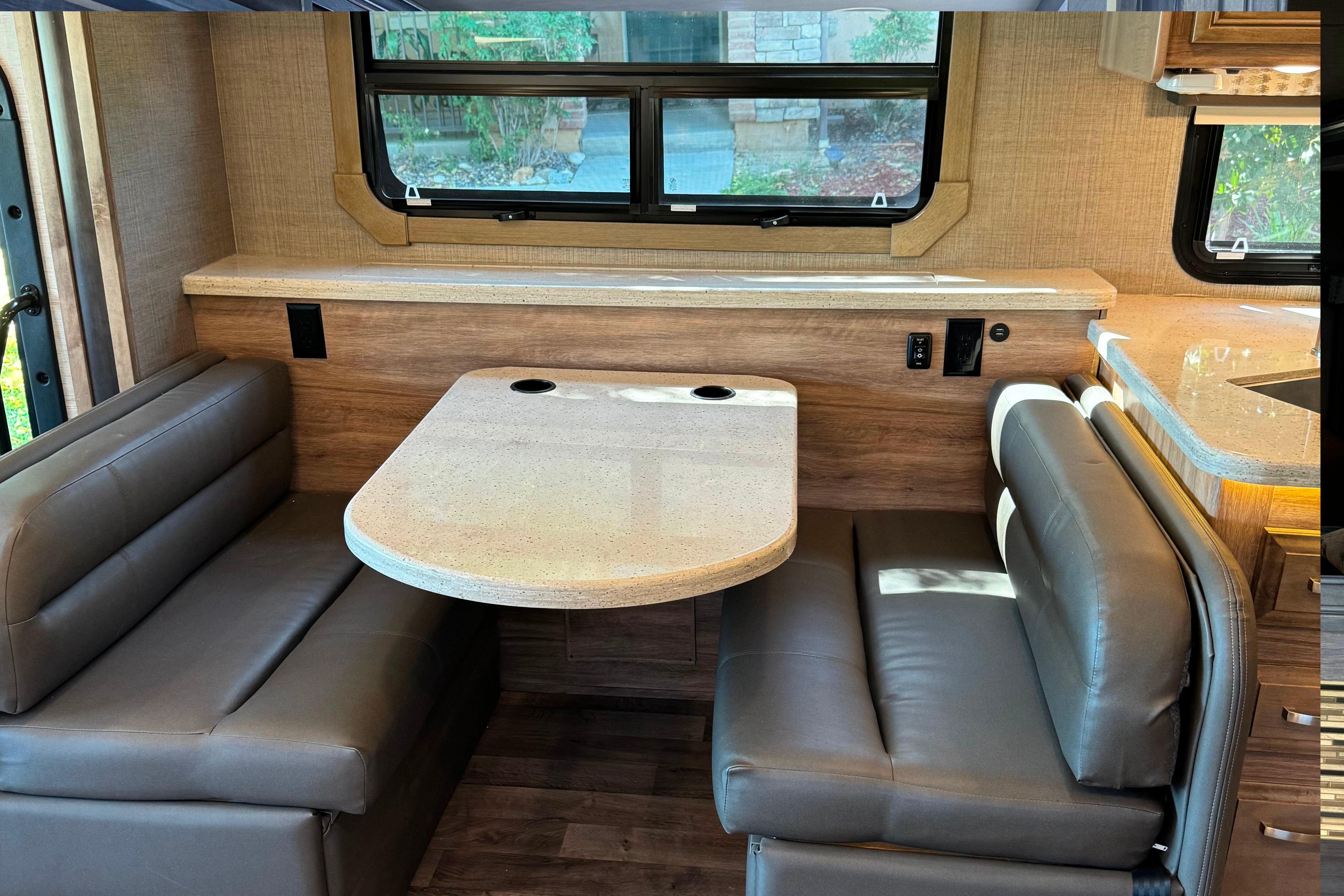 Wandering Wheels Jayco Precept Prestige Class A
