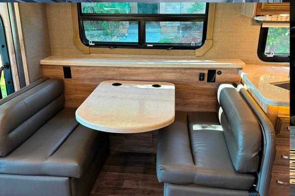 Wandering Wheels Jayco Precept Prestige Class A