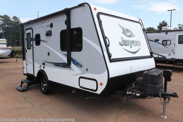 Frank's 2017 Jayco Jay Feather X17Z hybrid