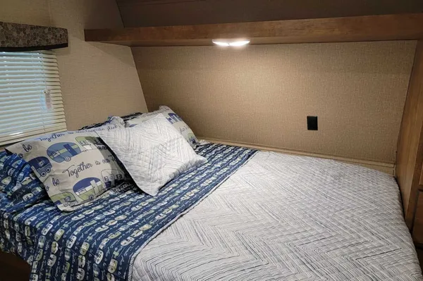 Bunkhouse *great location*