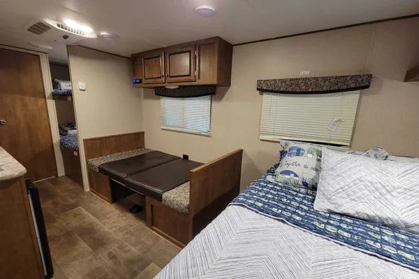 Bunkhouse *great location*