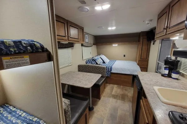 Bunkhouse *great location*